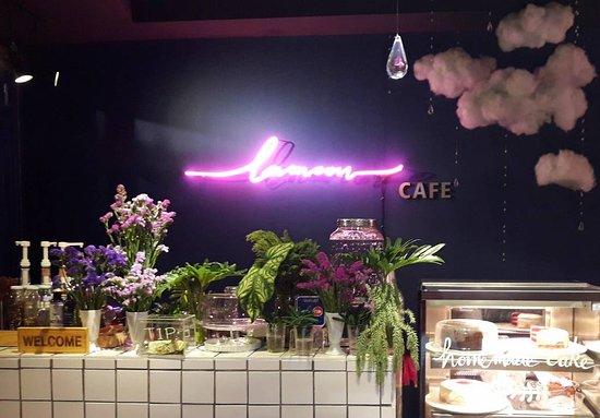The Lamoon Cafe & Restaurant